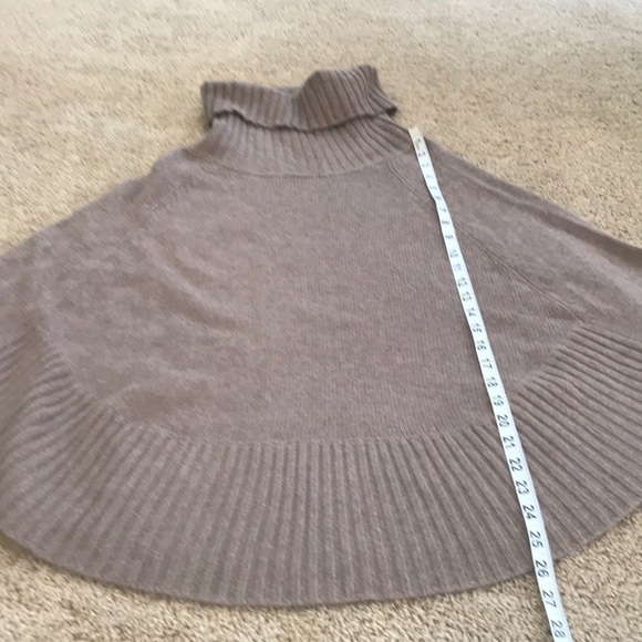 Portolano size M taupe turtle neck wool blend poncho top - Picture 6 of 8